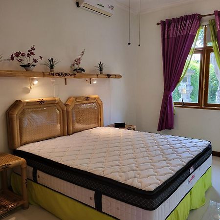 Dennis Holiday Bungalow Jasri Eksteriør bilde